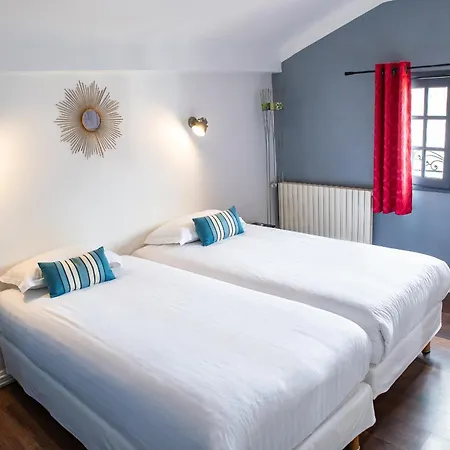 Le Port Neuf Hotel