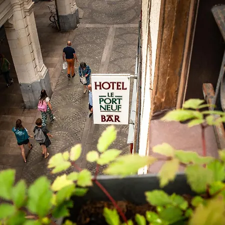 Le Port Neuf Hotel