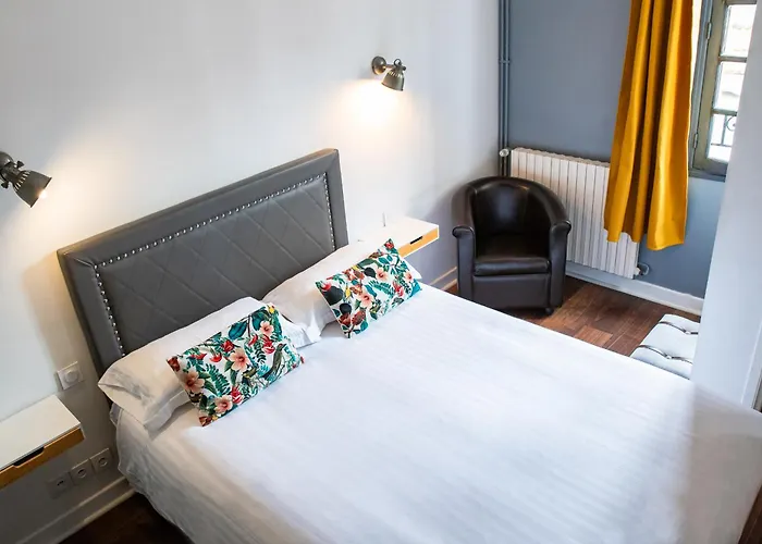 Le Port Neuf 2* Bayonne