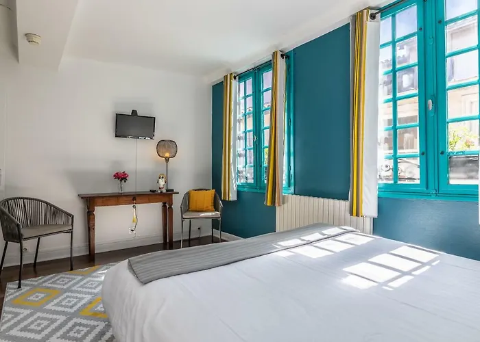 Hotel Le Port Neuf 2*