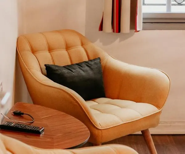 Le Port Neuf 2* Bayonne